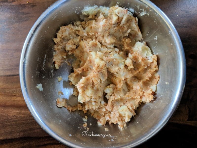 Mashed potato with spices mixture