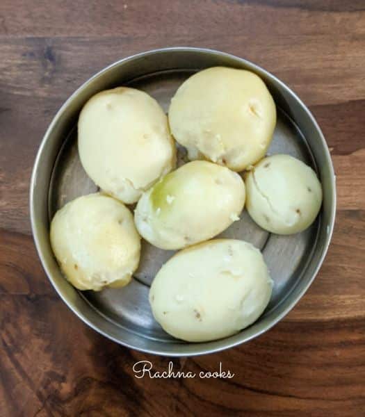 Boiled potatoes in a bowl