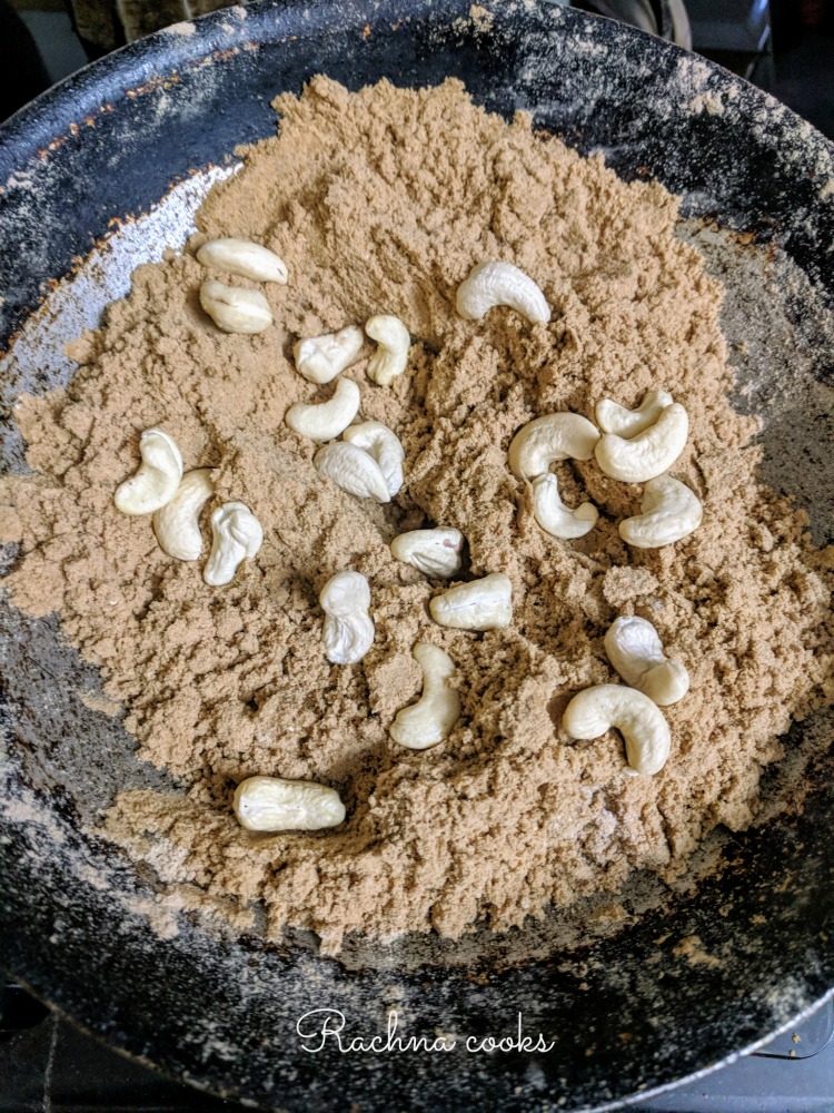 Added cashews in the roasted wholewheat flour