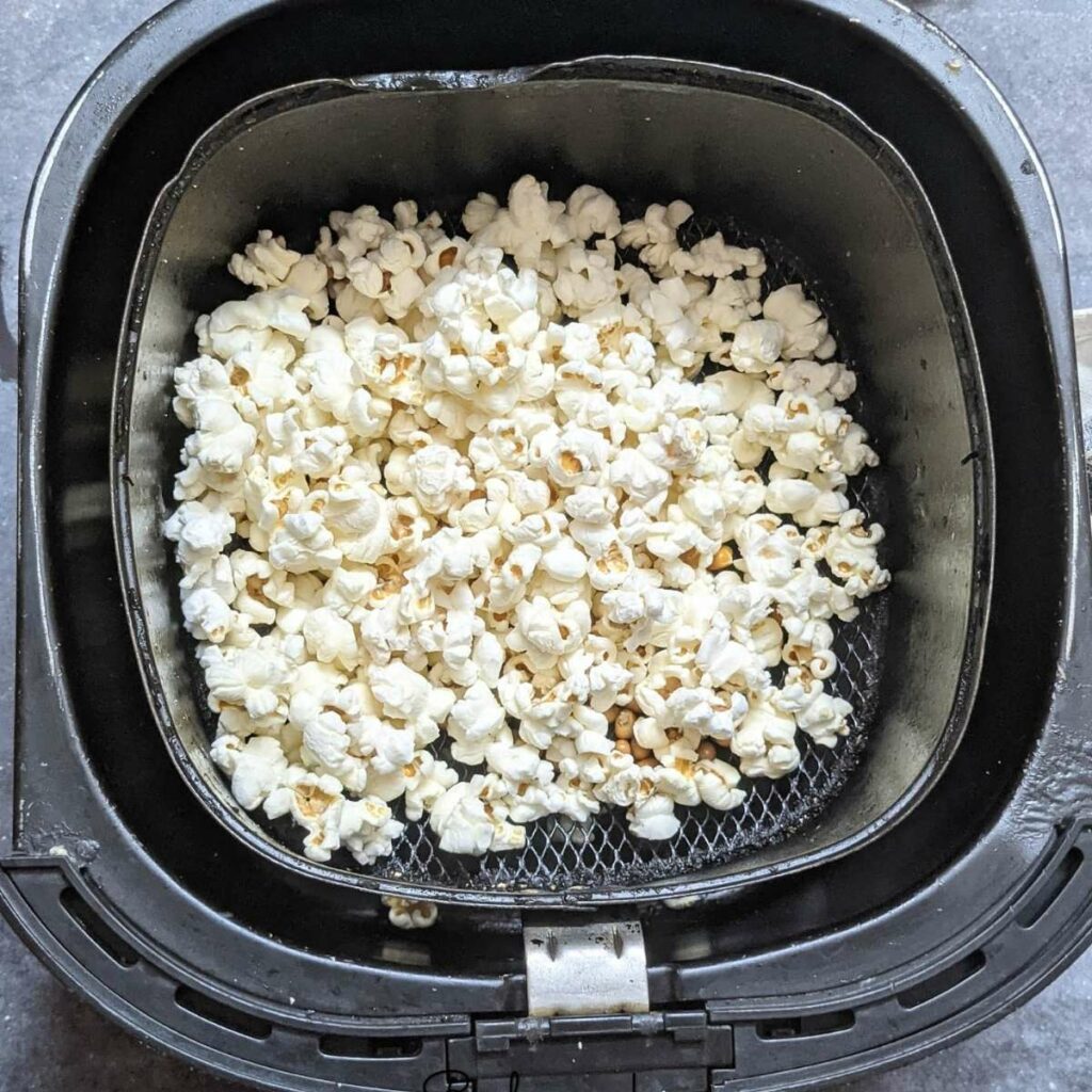 How To Make Fluffy Air Fryer Popcorn - FeelGoodFoodie