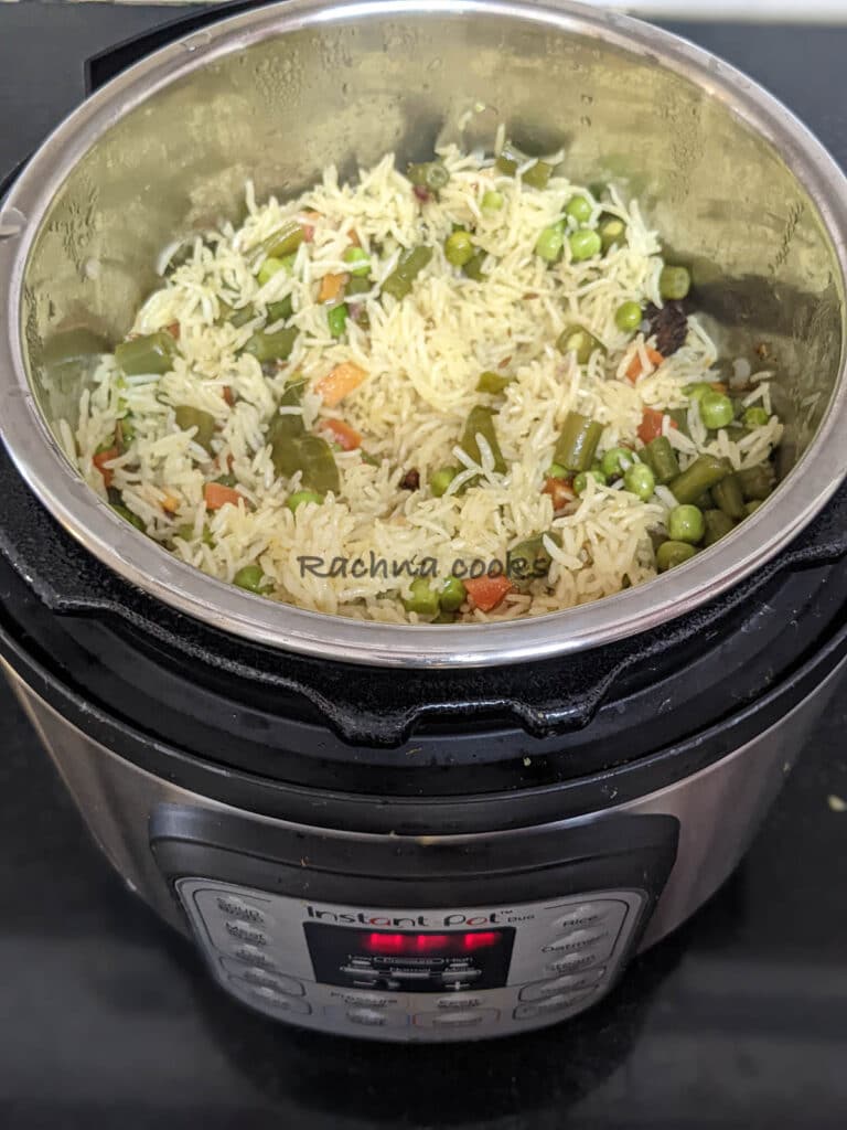 Prepared vegetable pulao in instant pot.