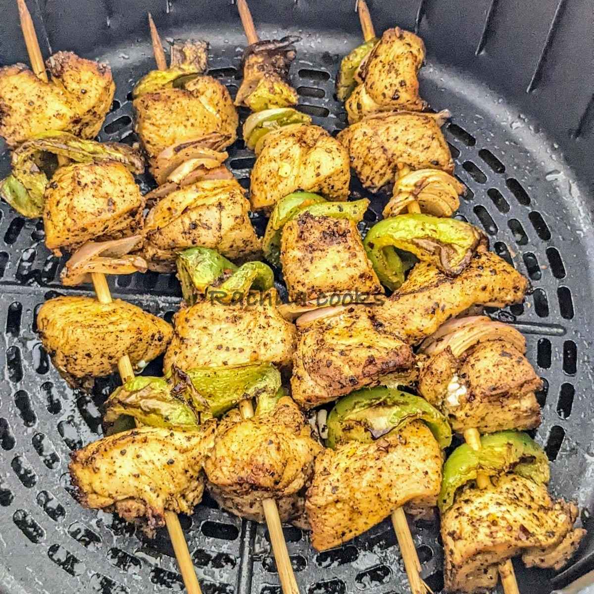 15-Minute Air Fryer Chicken Kabobs (Chicken Skewers) - Hungry Paprikas