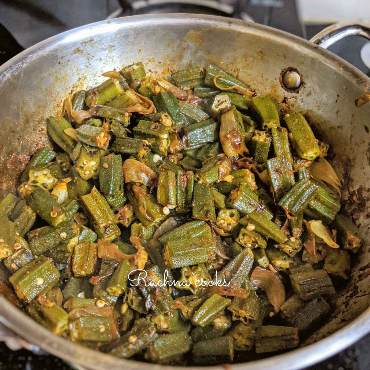 Cooked okra in a wok