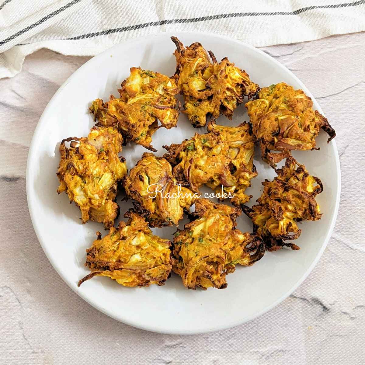 A plateful of delicious cabbage pakoda