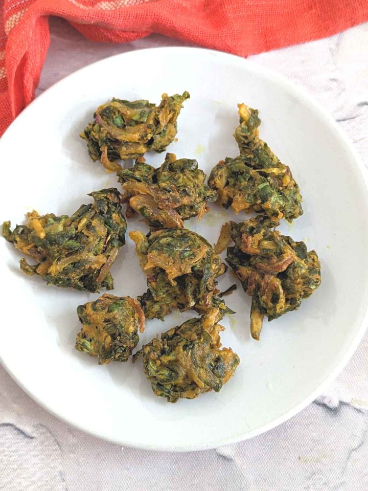 Spinach Pakora | Palak Pakora Recipe - Rachna cooks