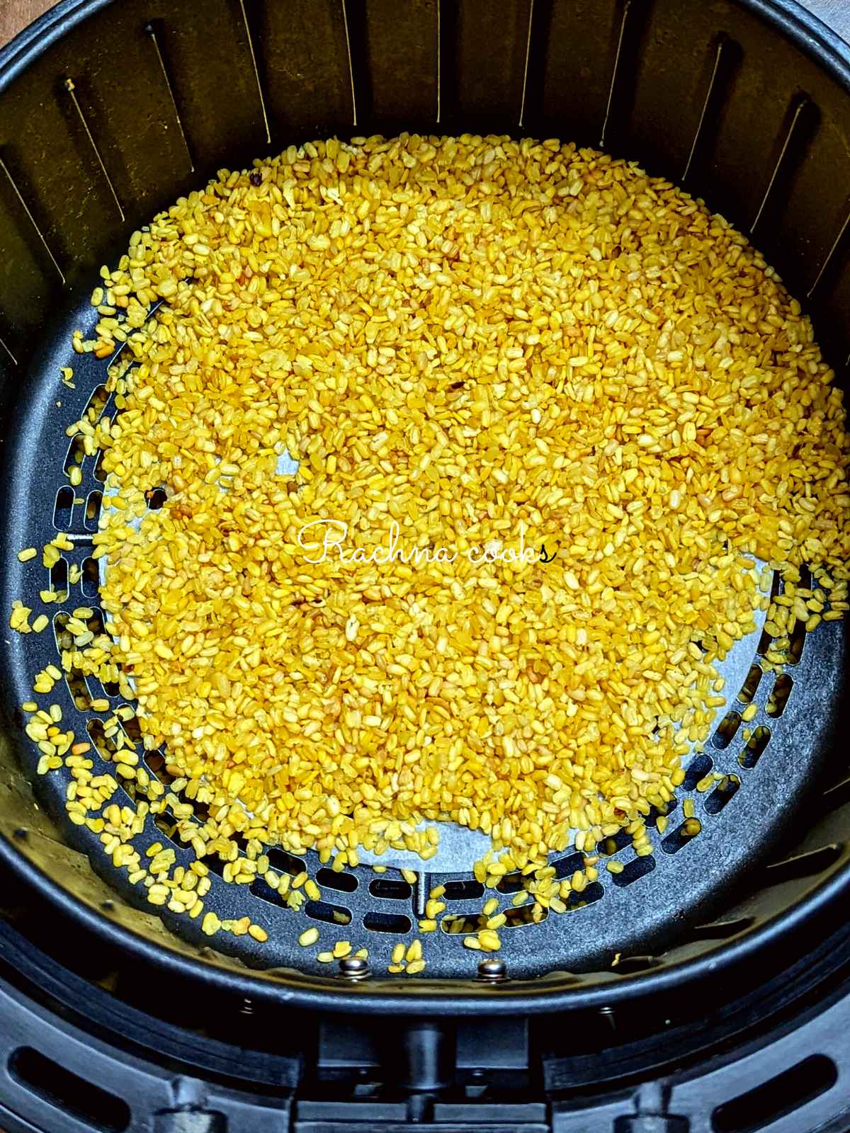 Moong dal after air frying.