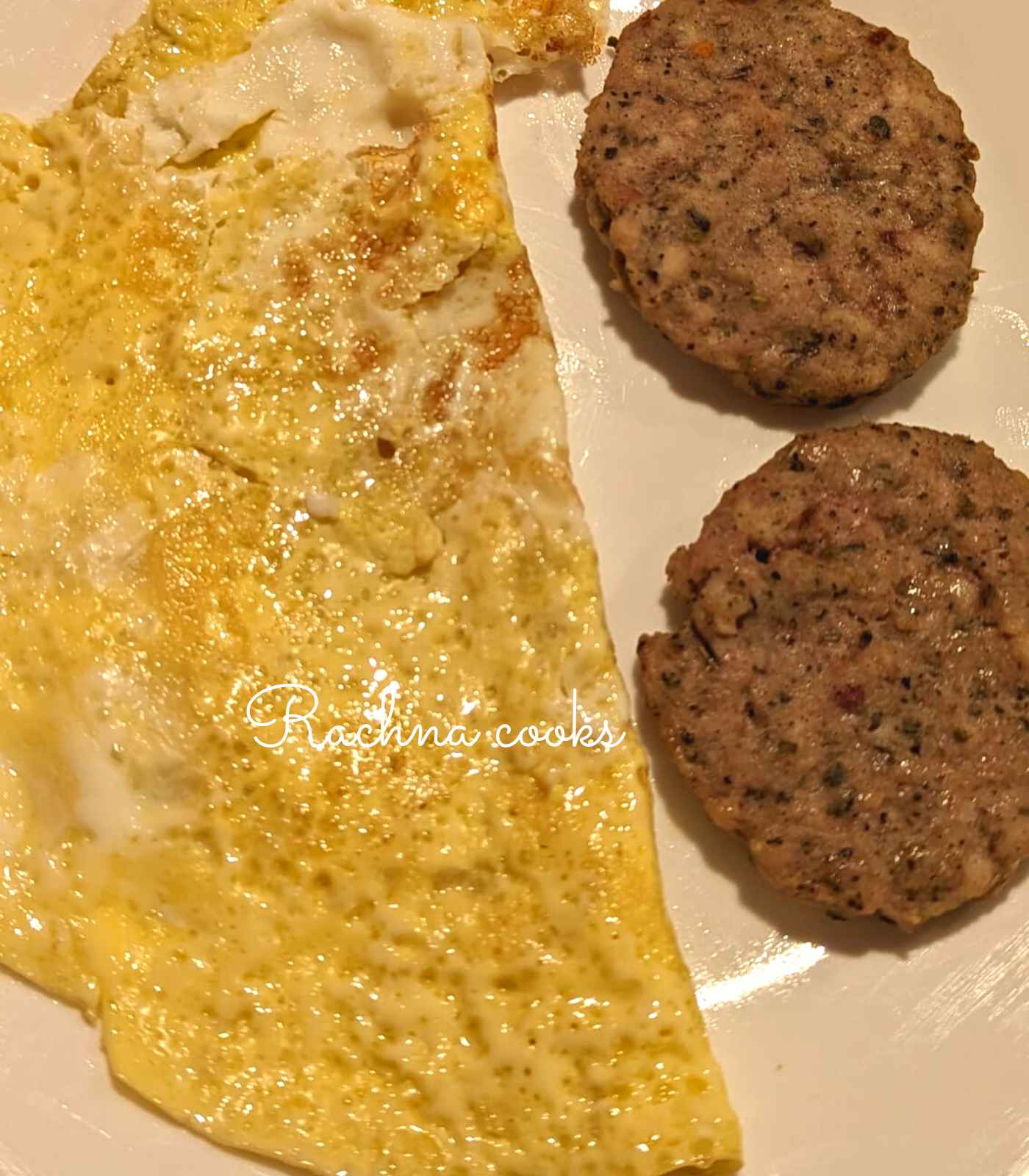 Chicken patties served with omelette