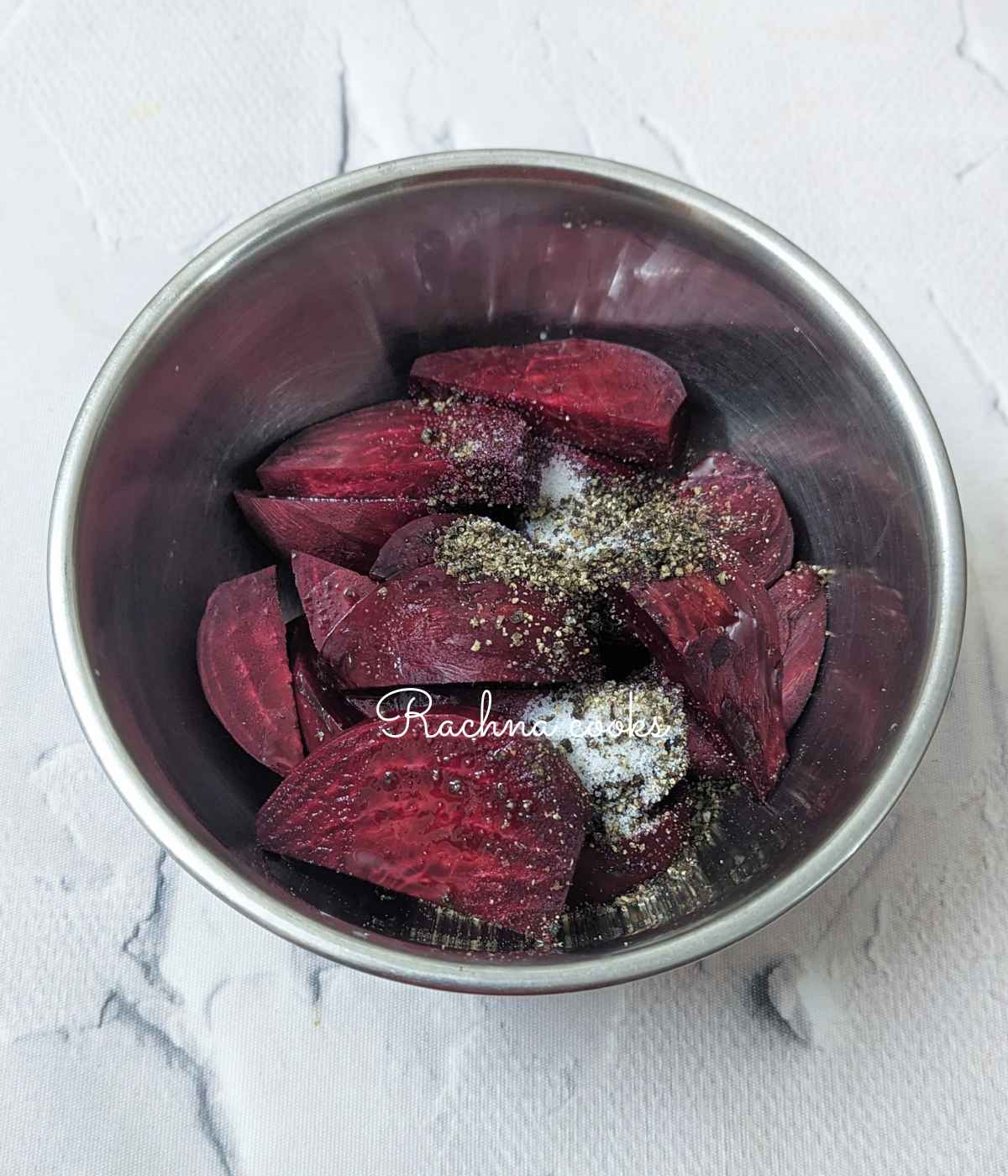 Beet wedges with salt, pepper and oil