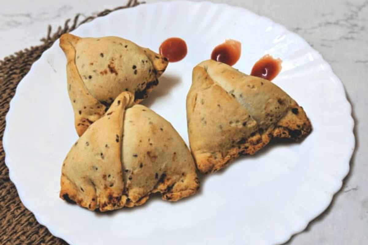 Samosas on a plate after air frying