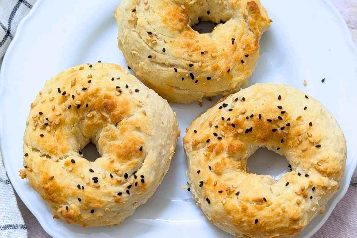 3 bagels on a plate