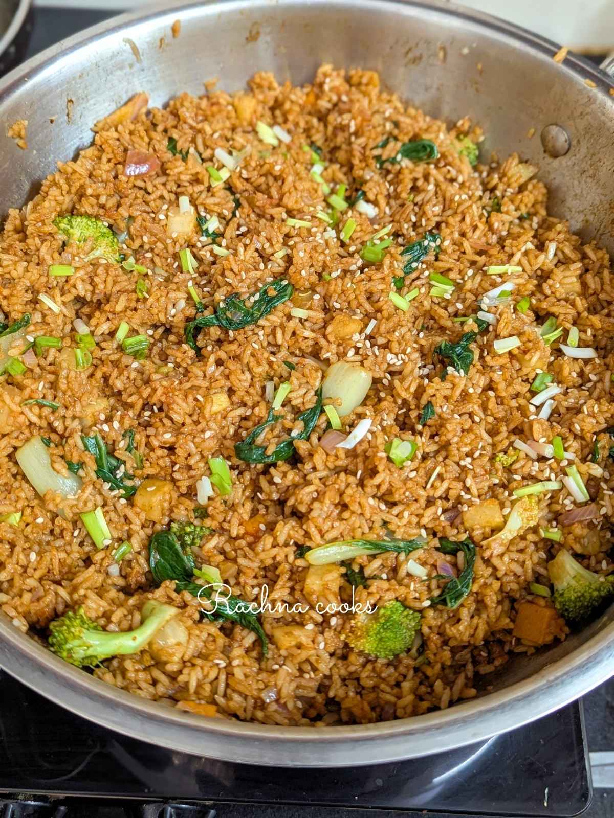 Gochujang fried rice in a pan