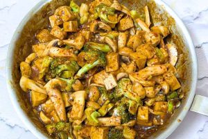Broccoli, Tofu and Mushroom Stir Fry - Rachna cooks