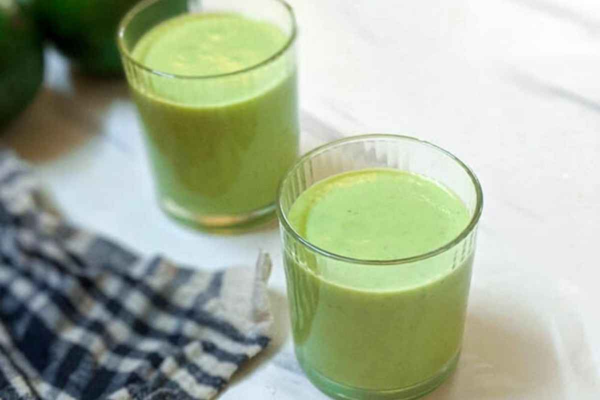 2 glasses of avocado smoothie