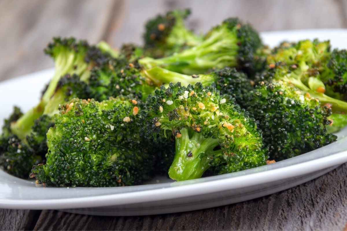 Roasted broccoli in air fryer