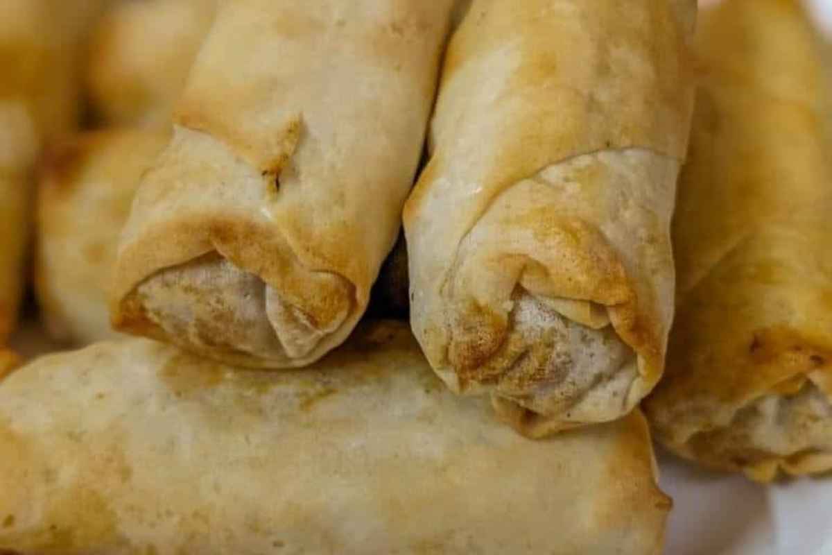 Frozen spring rolls after air frying