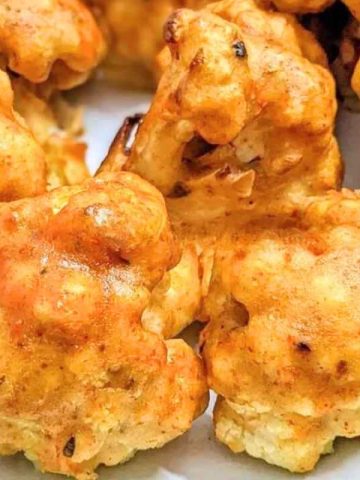 Delicious buffalo cauliflower bites on a plate