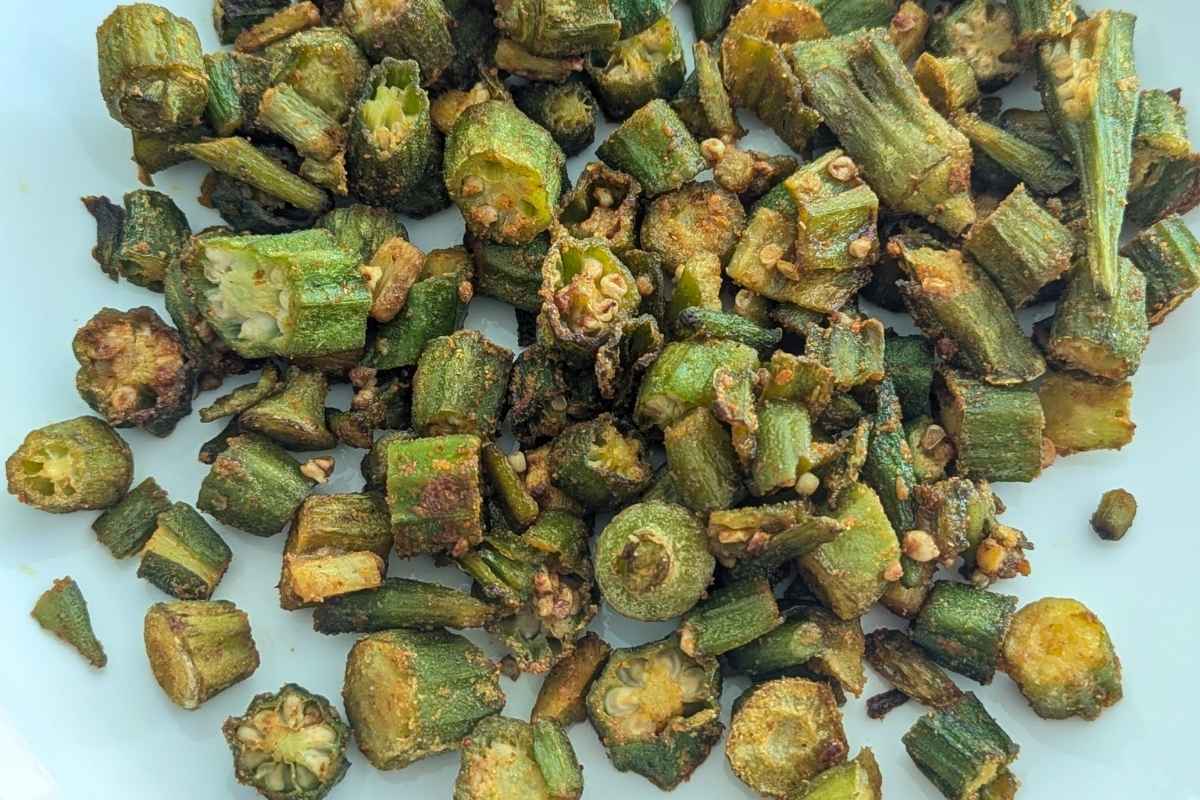 Closeup of frozen okra done in air fryer on a plate